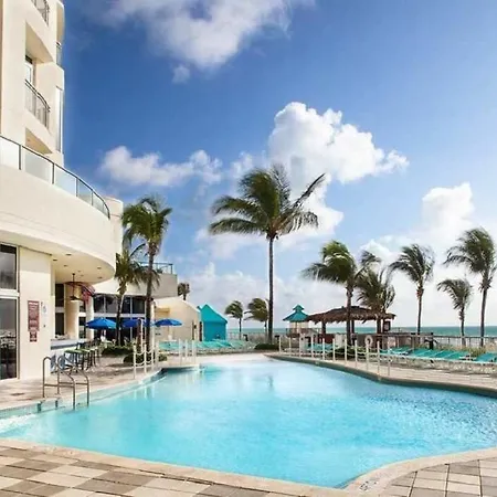 Beautiful 1 Bedroom Condo On The Beach